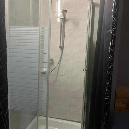 Hipokratios 3 Zimmer Mit Gemeinschaft Wc Fürth Dış mekan fotoğraf