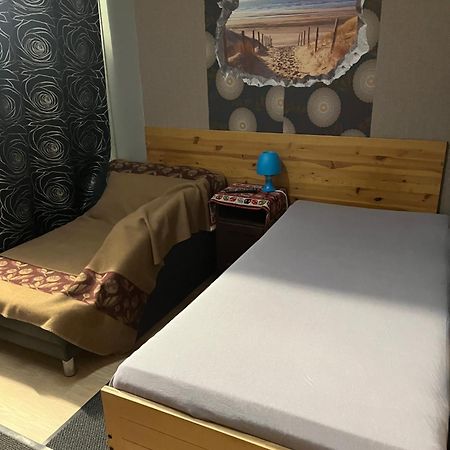 Hipokratios 3 Zimmer Mit Gemeinschaft Wc Fürth Dış mekan fotoğraf